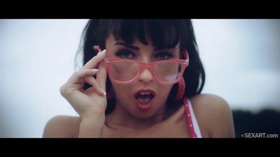 Брюнетки, Маленькие сиськи, Худые, Молодые,